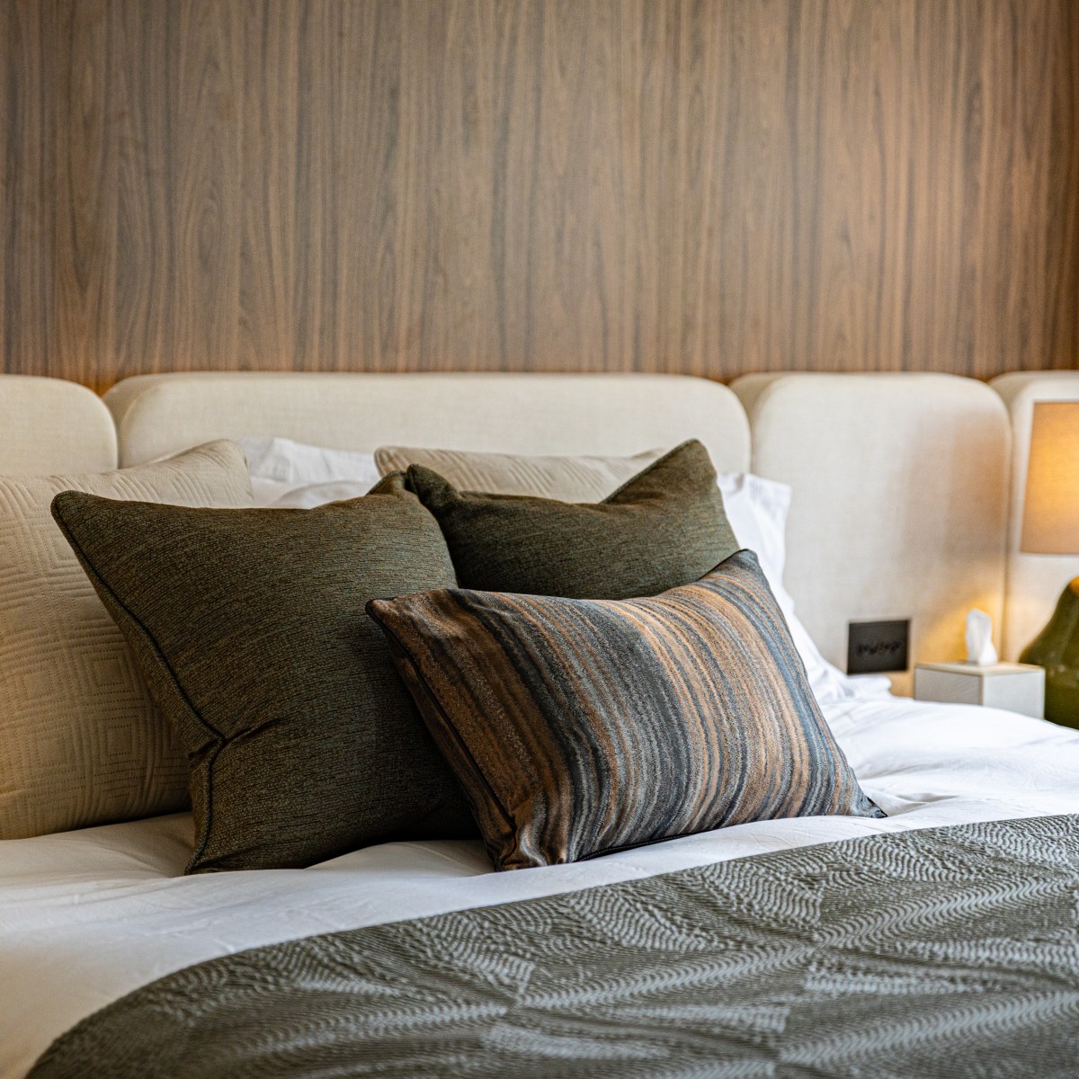 | M & C | MASTER&nbsp;BEDROOM